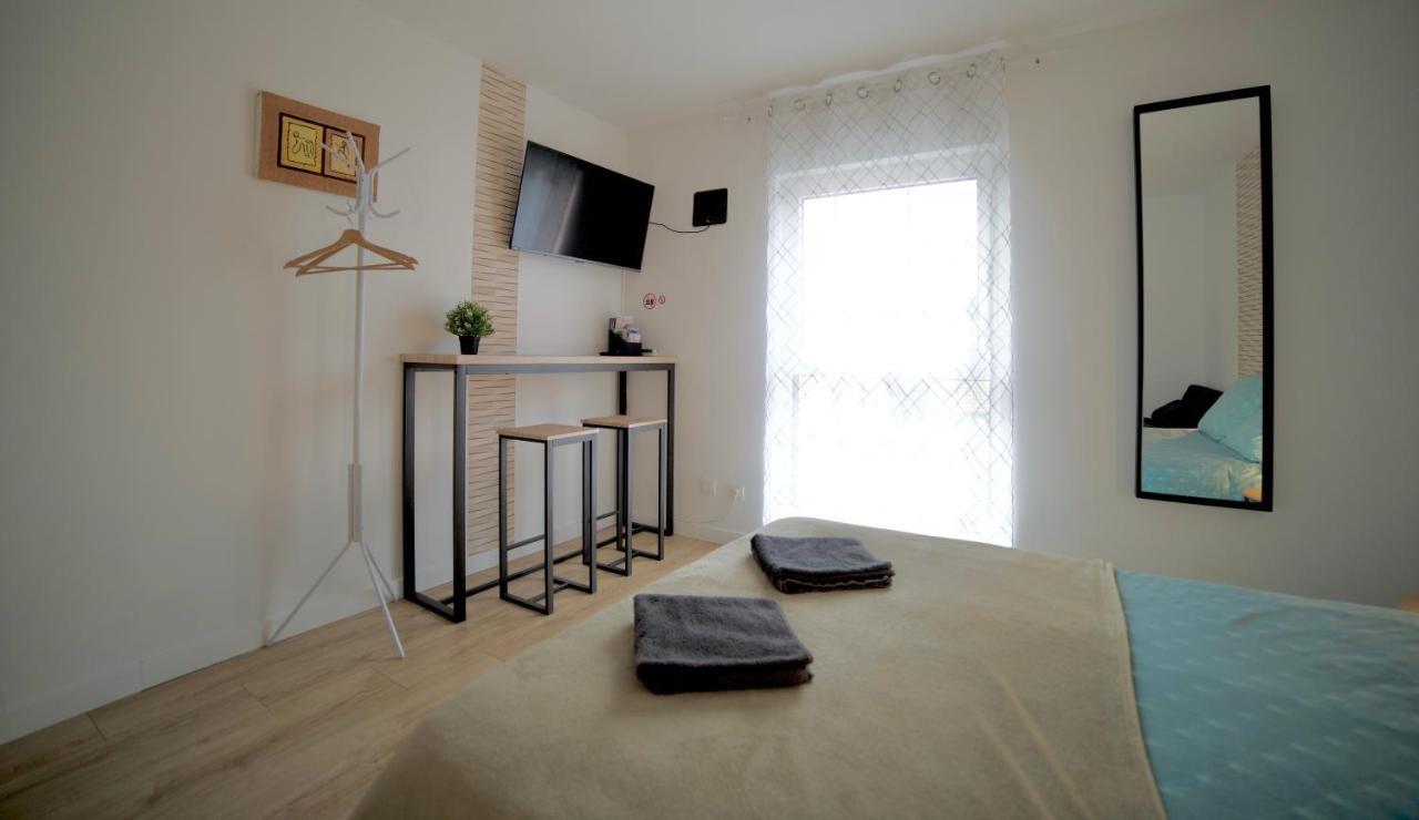 B&B Chez L'Habitant Chambre Privative Sur La Route Des Vins Tv Parking Box Velo Изенгейм Экстерьер фото
