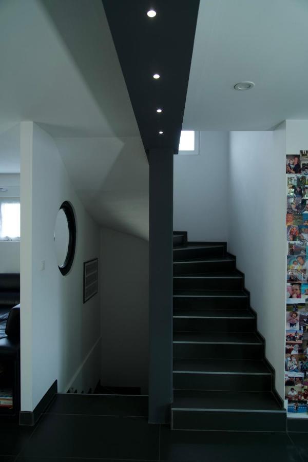 B&B Chez L'Habitant Chambre Privative Sur La Route Des Vins Tv Parking Box Velo Изенгейм Экстерьер фото